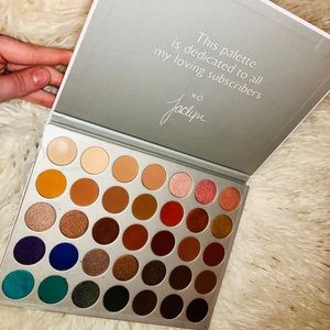 NEVER USED - THE JACLYN HILL EYESHADOW PALETTE